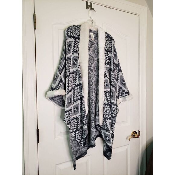 Pinkalicious Sweater - Picture 3 of 7